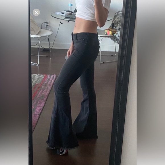 FREE PEOPLE Black EMRE FLARE jeans size 28 - Picture 8 of 16